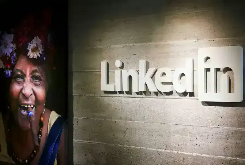 Lettres et logo sur mesure linkedin