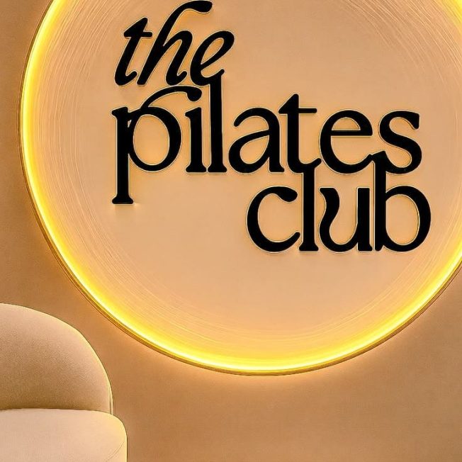 1 Lumière avec écriture de salle de pilates